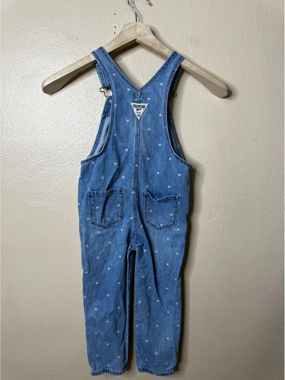 OshKosh B’gosh Girls 4T Denim Overalls Heart Print Light Wash Bib Jeans Cute